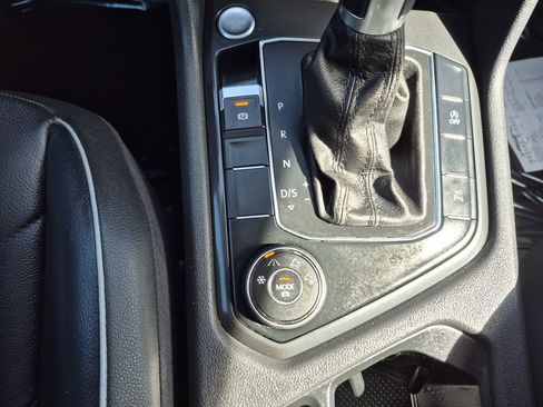 Used 2019 Volkswagen Tiguan SEL Premium w/ 3rd Row Seat Package image 23