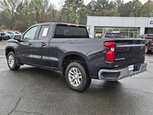 Used 2023 Chevrolet Silverado 1500 LT image 3