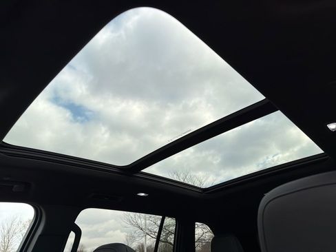 Used 2024 GMC Acadia Elevation w/ Black Edition image 12