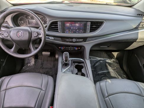 Used 2020 Buick Enclave Essence w/ Sport Touring Edition image 17