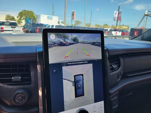 Used 2023 Ford Expedition Max Limited image 17