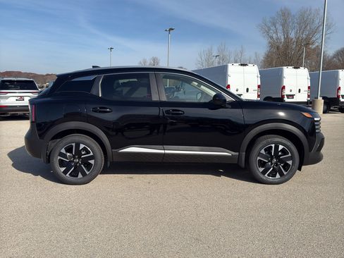 New 2026 Nissan Kicks SV image 4