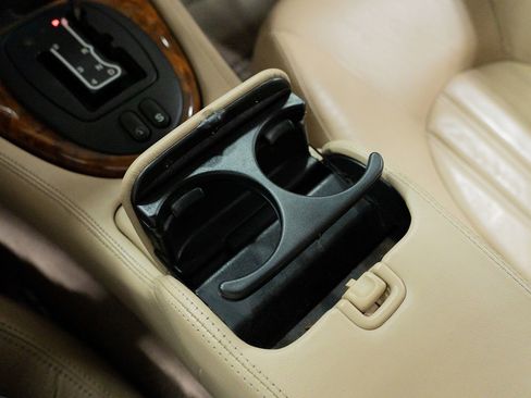 Used 1999 Jaguar XK8 Coupe image 31