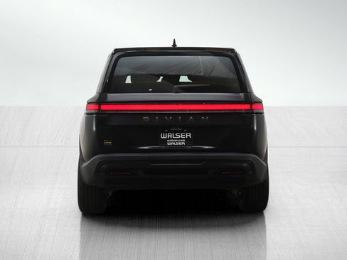 Used 2025 Rivian R1S Premium AWD/4WD image 4