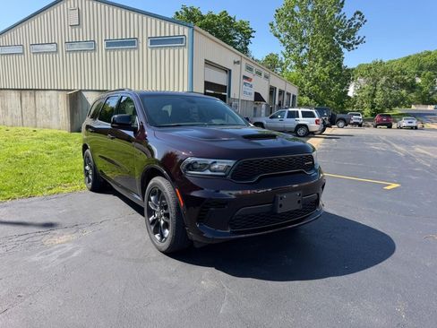 Used 2025 Dodge Durango R/T w/ Blacktop Package AWD/4WD image 2