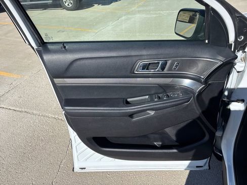 Used 2019 Ford Explorer XLT w/ Equipment Group 201A image 12