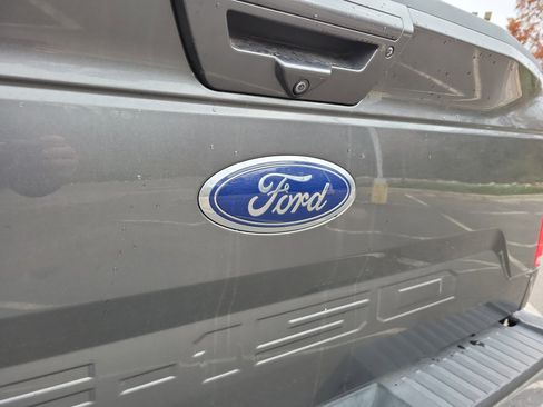 Used 2019 Ford F150 Lariat w/ Trailer Tow Package image 11