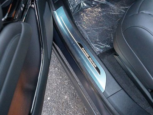 New 2025 Land Rover Range Rover Sport SE image 16