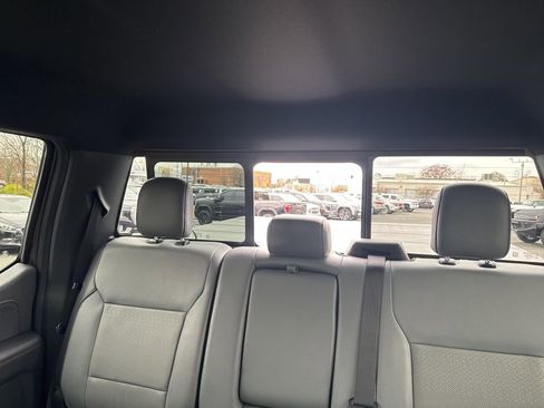 Used 2022 Ford F150 Lightning Lariat image 45