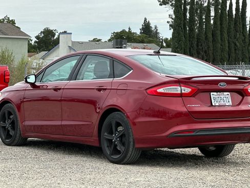 Used 2016 Ford Fusion SE FWD image 7
