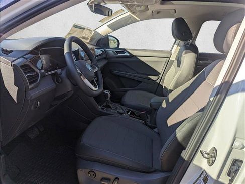 New 2025 Volkswagen Taos SE AWD/4WD image 4