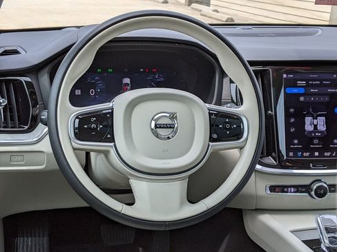 Certified 2026 Volvo V60 B5 Cross Country Ultra w/ Protection Package Premier AWD/4WD image 14
