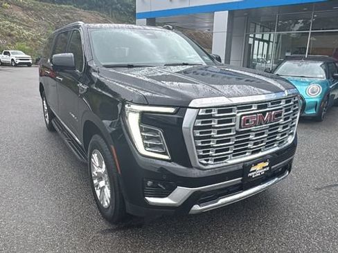 Used 2025 GMC Yukon XL Denali AWD/4WD image 3