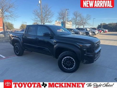 Used 2025 Toyota Tacoma TRD Off-Road image 1