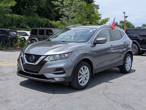 Used 2021 Nissan Rogue Sport SV AWD/4WD image 2