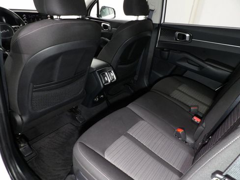 Used 2023 Kia Sorento LX FWD image 14