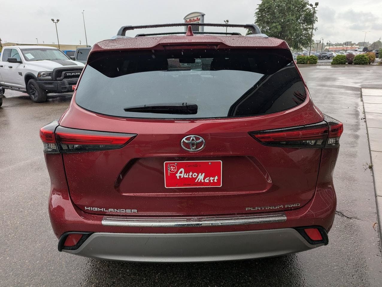 Used 2020 Toyota Highlander Platinum AWD/4WD image 4