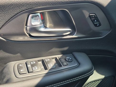 Used 2026 Chrysler Pacifica Select FWD image 22