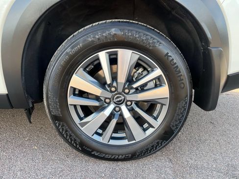 Used 2023 Nissan Pathfinder SL AWD/4WD image 12