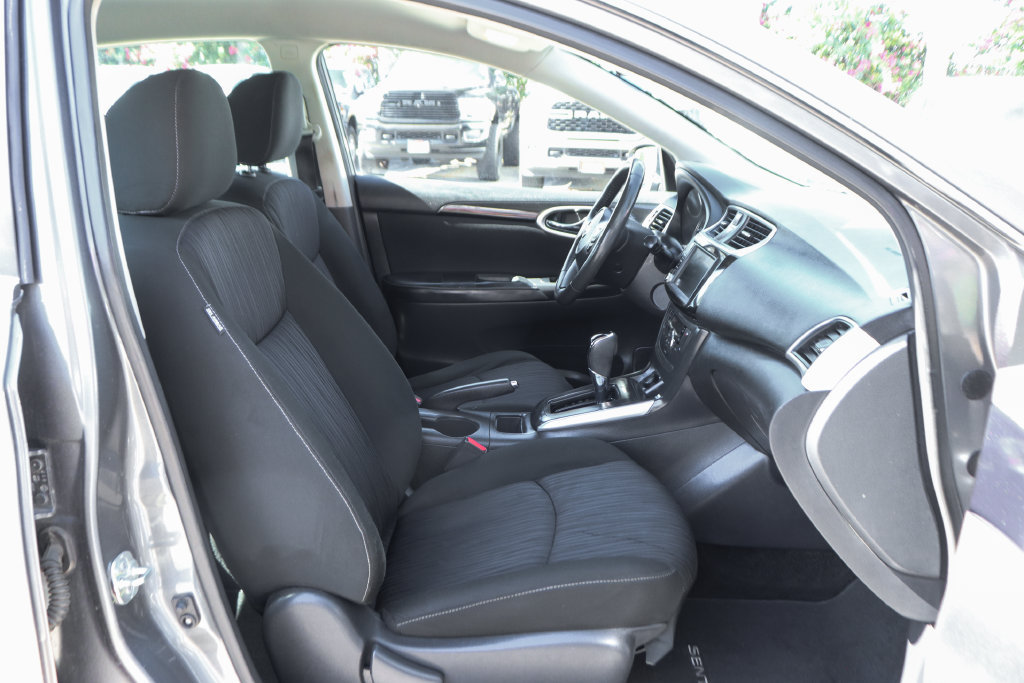 Used 2019 Nissan Sentra SV FWD image 35
