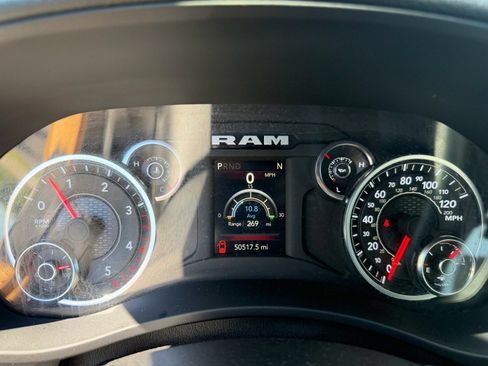 Used 2024 RAM 2500 Big Horn AWD/4WD image 40