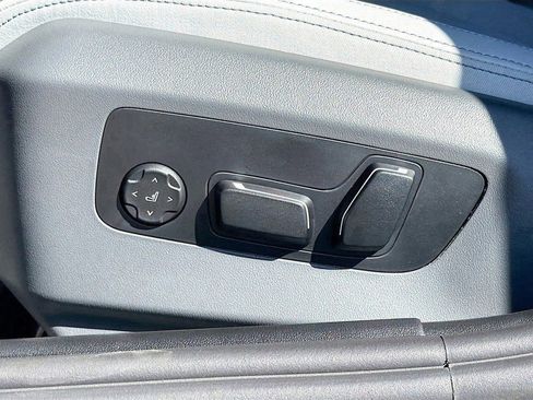 New 2026 BMW 550e xDrive w/ Executive Package AWD/4WD image 26