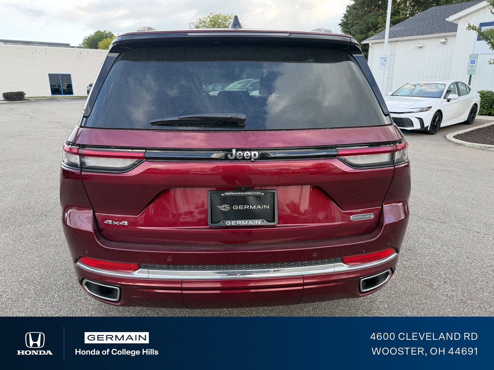 Used 2023 Jeep Grand Cherokee Overland AWD/4WD image 8