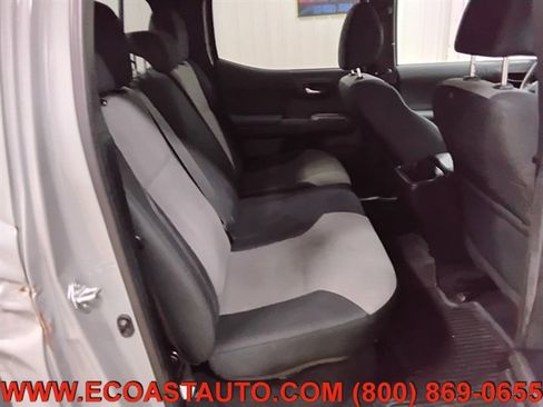 Used 2022 Toyota Tacoma TRD Sport AWD/4WD image 14