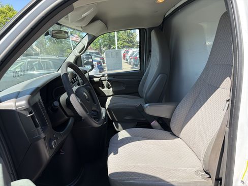 Used 2014 Chevrolet Express 3500 RWD image 11