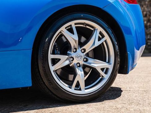 Used 2010 Nissan 370Z Touring w/ Sport Pkg RWD image 41