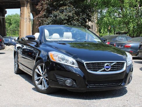 Used 2012 Volvo C70 T5 FWD image 1