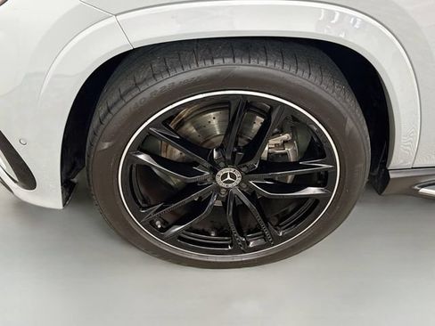 Used 2024 Mercedes-Benz GLS 580 4MATIC image 33