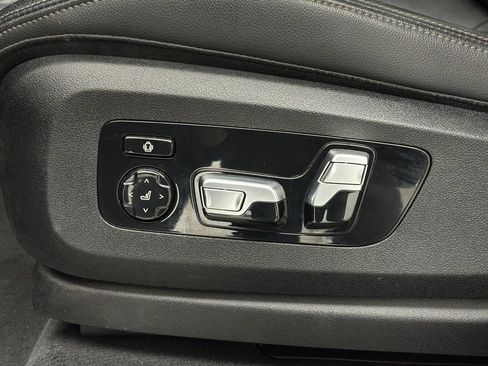 Used 2019 BMW X7 xDrive50i w/ Premium Package image 22