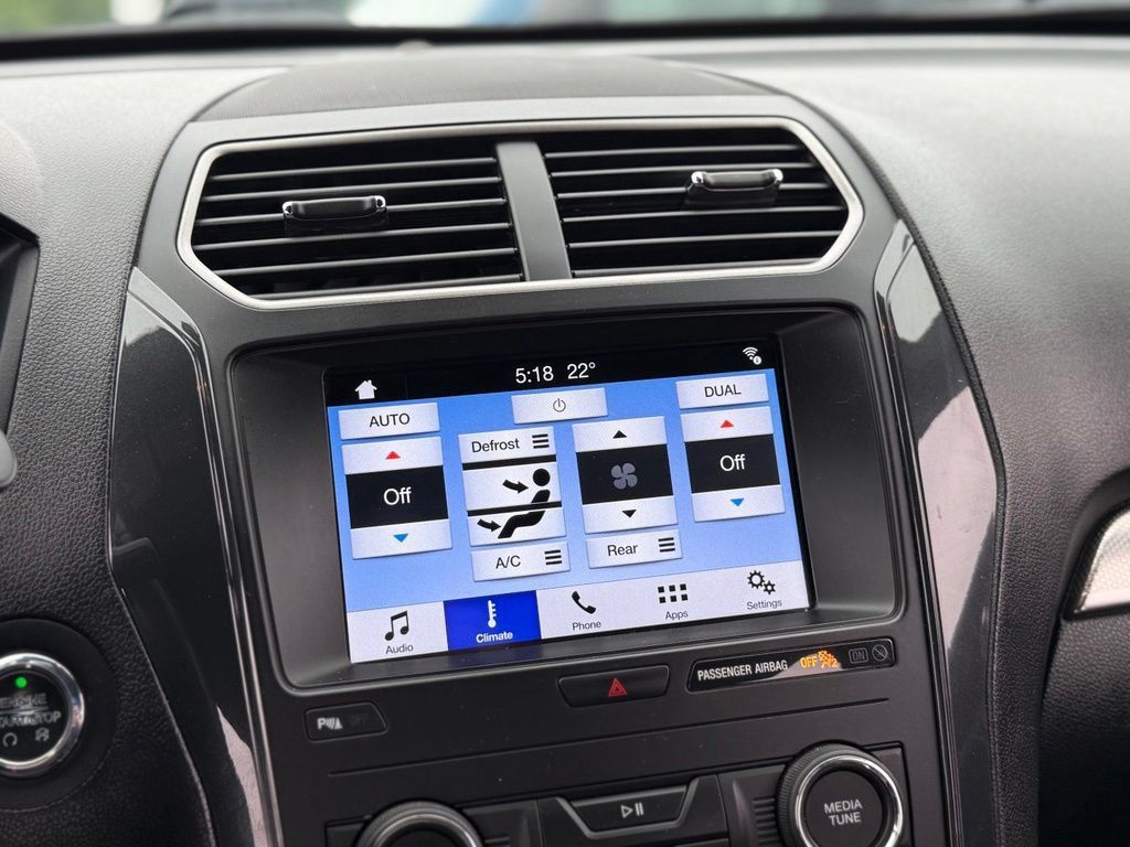 Used 2019 Ford Explorer XLT AWD/4WD image 22