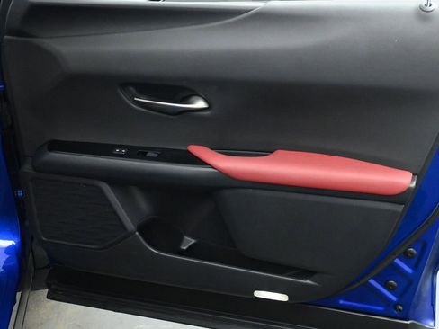 Used 2022 Lexus UX 200 F Sport w/ F Sport Premium Package image 18