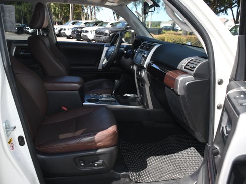 Used 2016 Toyota 4Runner SR5 image 21