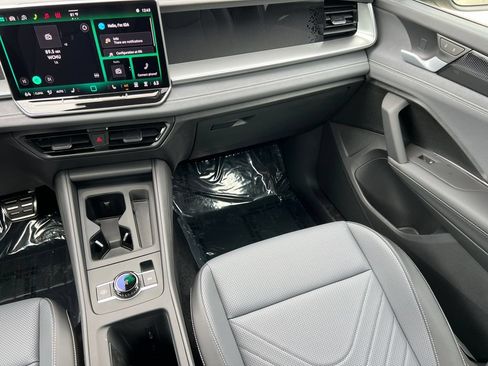 New 2026 Volkswagen Tiguan SE R-Line AWD/4WD image 31