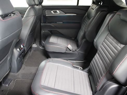 New 2026 Ford Explorer ST-Line w/ ST-Line Street Pack image 22