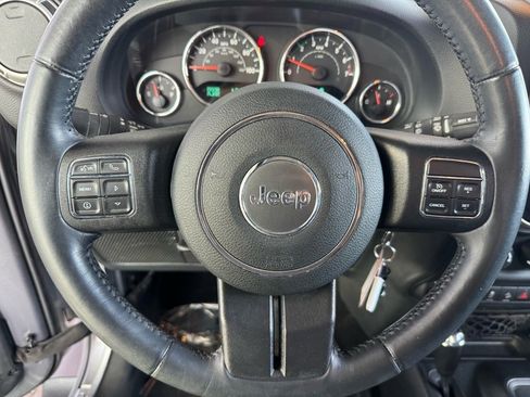 Used 2018 Jeep Wrangler Sahara w/ Connectivity Group image 25