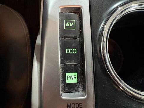 Used 2015 Toyota Prius V Four image 14