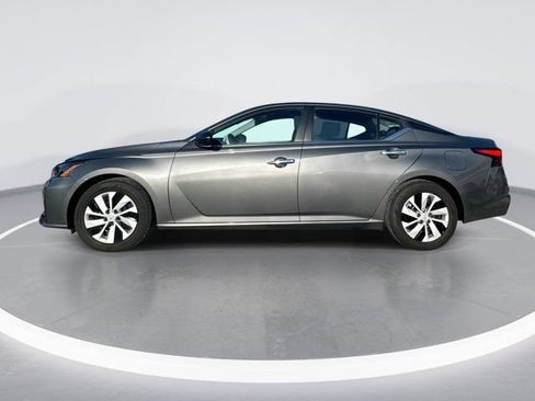 Used 2025 Nissan Altima 2.5 S FWD image 8