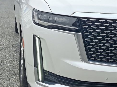 Used 2024 Cadillac Escalade ESV Premium Luxury w/ Performance Package image 9