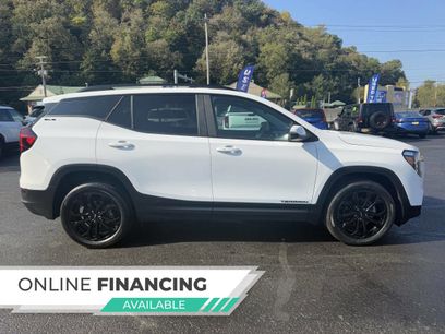 Used 2022 GMC Terrain SLE w/ Driver Convenience Package