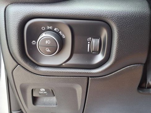 Used 2024 RAM 1500 Laramie image 17