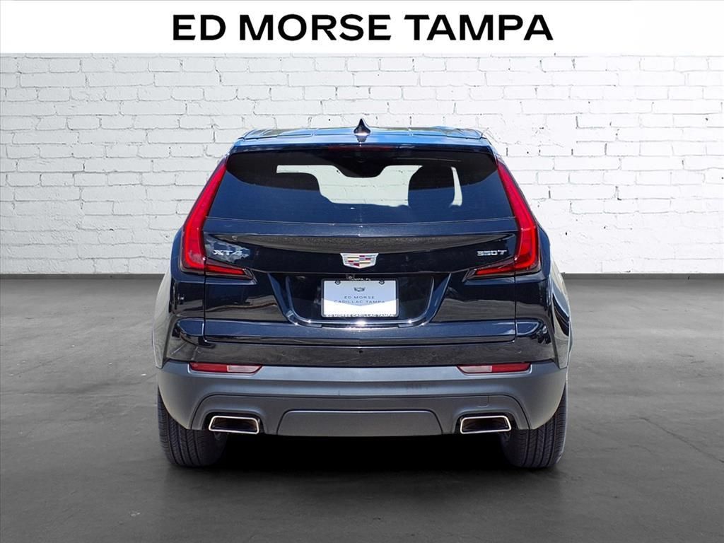 Used 2023 Cadillac XT4 Luxury w/ Cold Weather Package FWD image 4