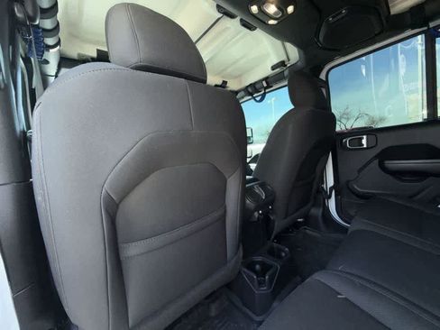 Used 2021 Jeep Gladiator Sport image 11