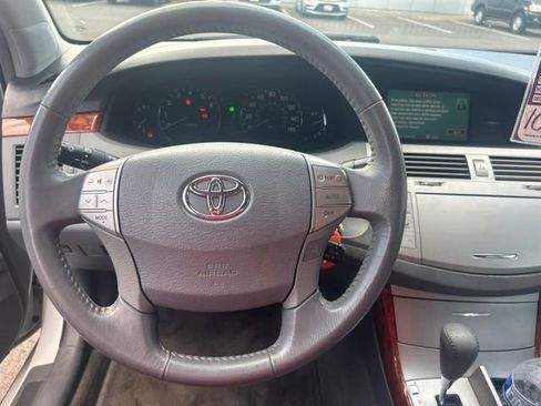 Used 2005 Toyota Avalon Limited FWD image 6