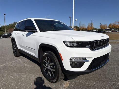 New 2025 Jeep Grand Cherokee Limited image 3