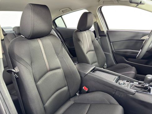 Used 2018 MAZDA MAZDA3 Sport w/ Preferred Equipment Package image 32