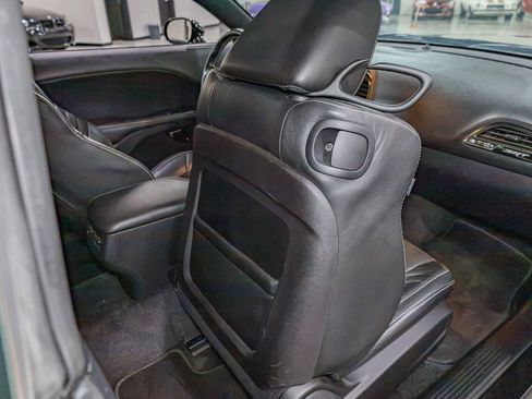 Used 2016 Dodge Challenger SRT Hellcat RWD image 38